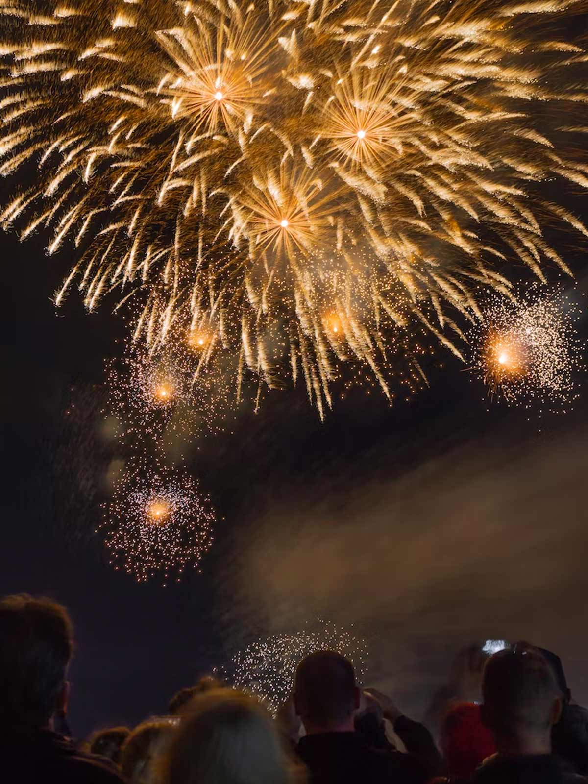 5 Amazing Women's New Year's Eve Outfit Ideas 2022