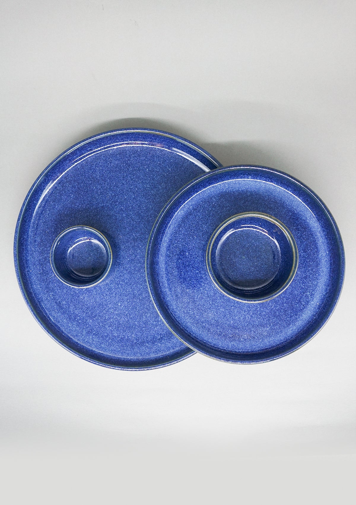 IshqME Deep Blue Dining & Decor Combo: Ceramic Dinner Set & Mini Vase - IshqMe