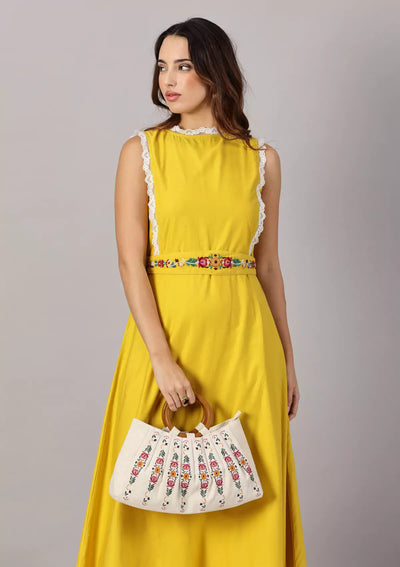 Vintage Embroidered Handheld Clutch