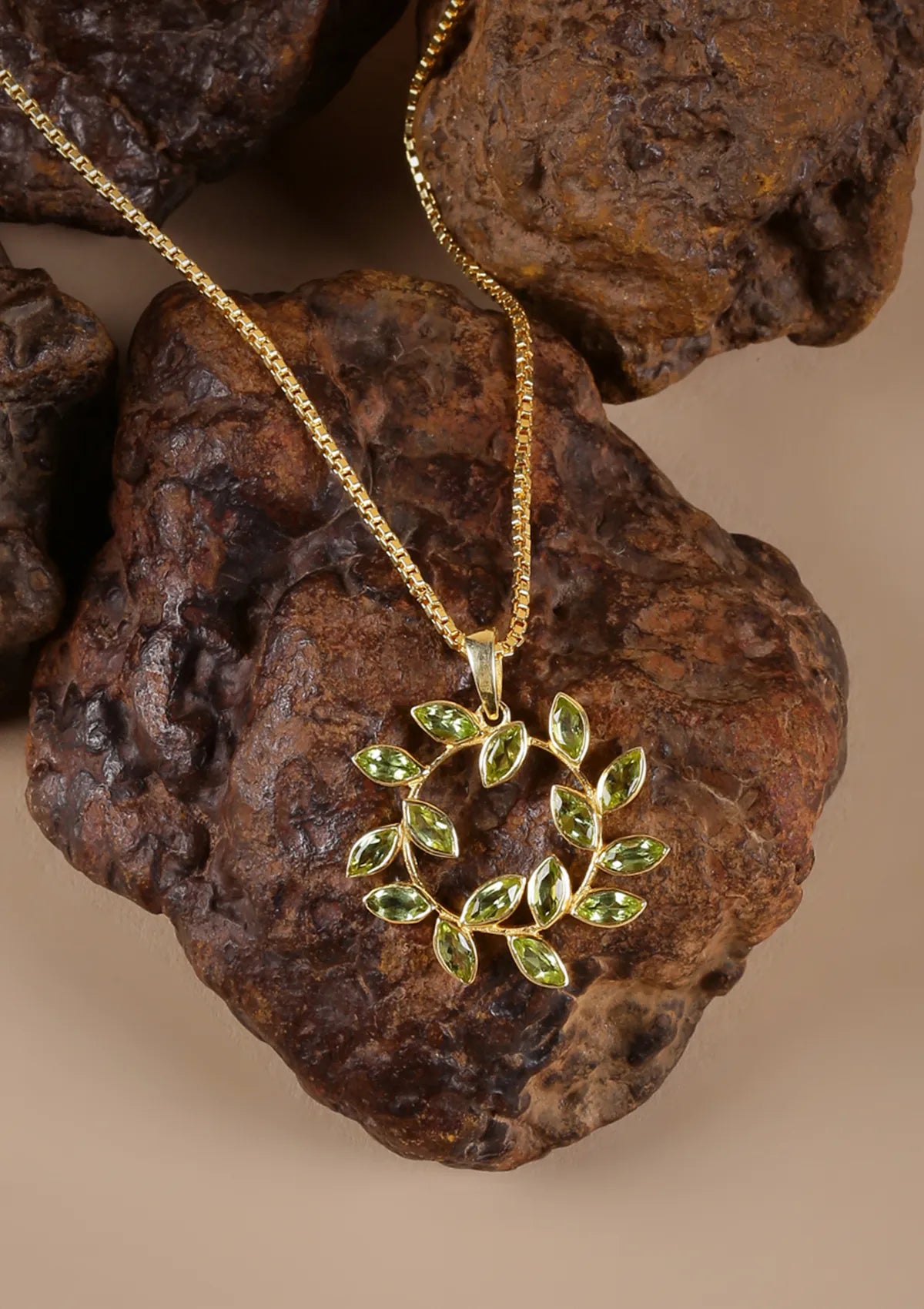 Online Circlet Peridot Pendant Necklace