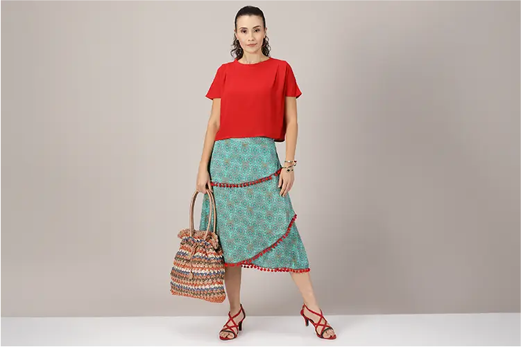 Zuhur - Pleated Shoulder Boxy Blouse - IshqME