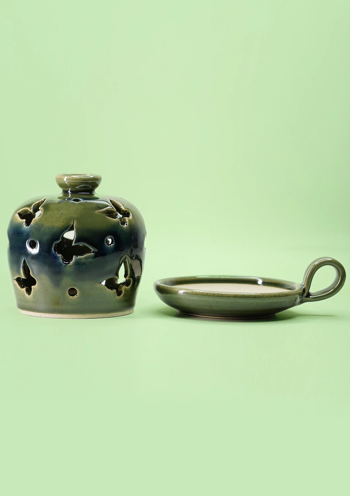 PineCandleStandGreen