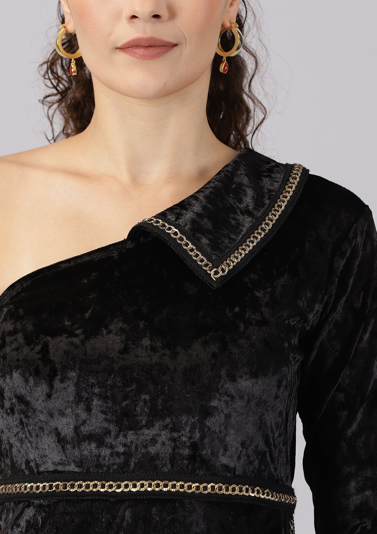 party wear outfit for women in the Bold Black Moroccan Cocktail style