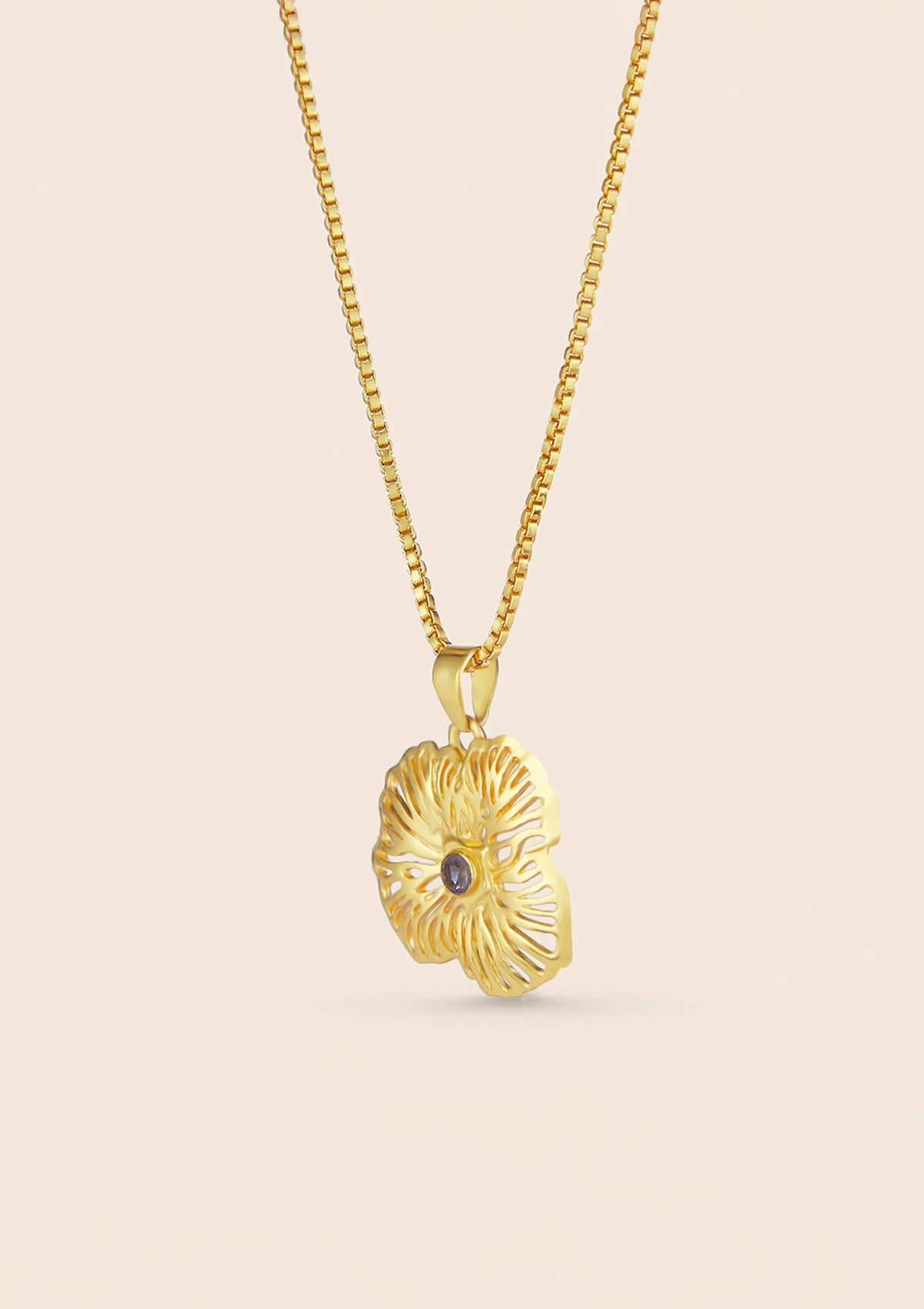 Gold plated amethyst studded pendant jewellery necklace for women