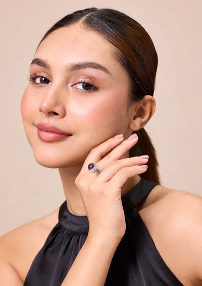 The Amethyst Studded Embossed Ring Online