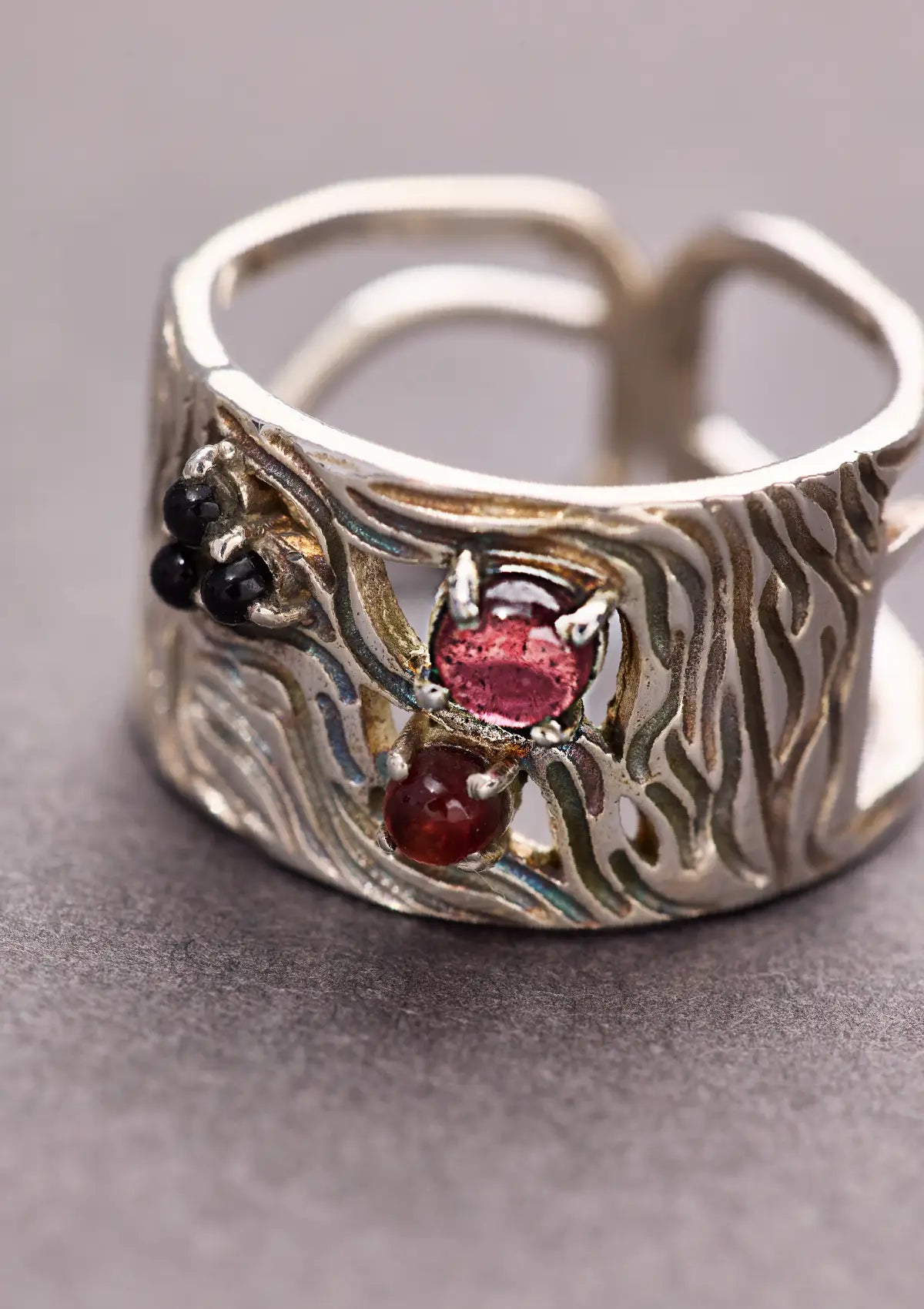 Textured Onyx and Garnet Adjustable Ring Online