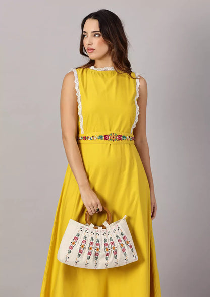 Buy Vintage Embroidered Handheld Clutch