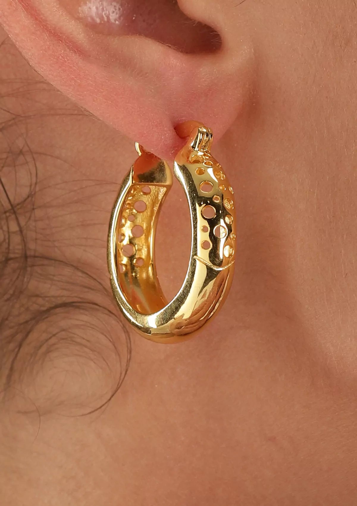Crater hoop earrings for women