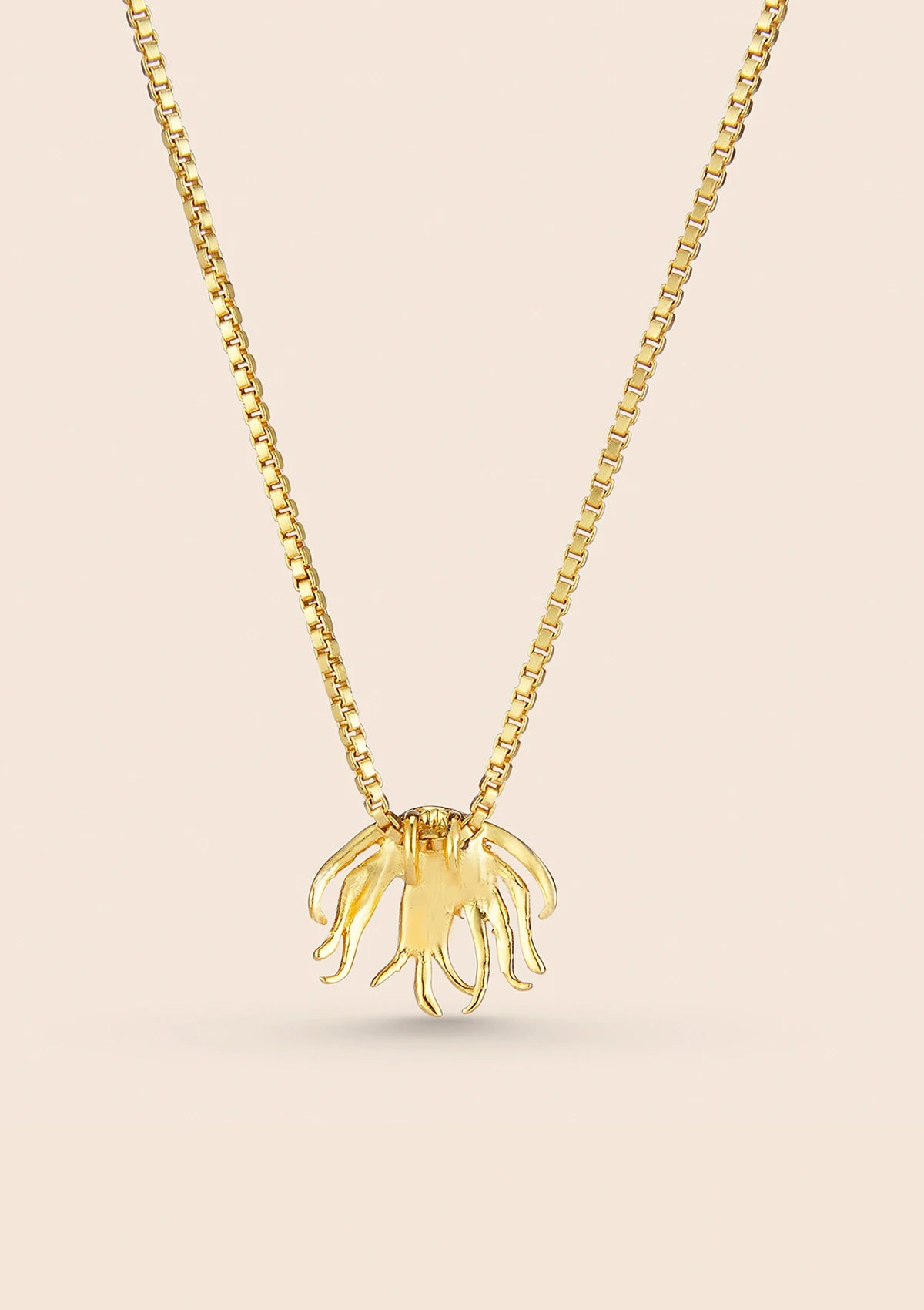 Gold plated delicate flower fashion pendant necklace for women