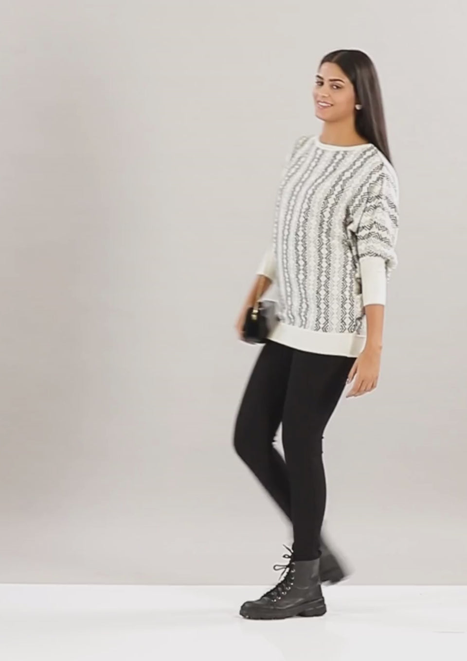 Batwing Pullover - White & Black