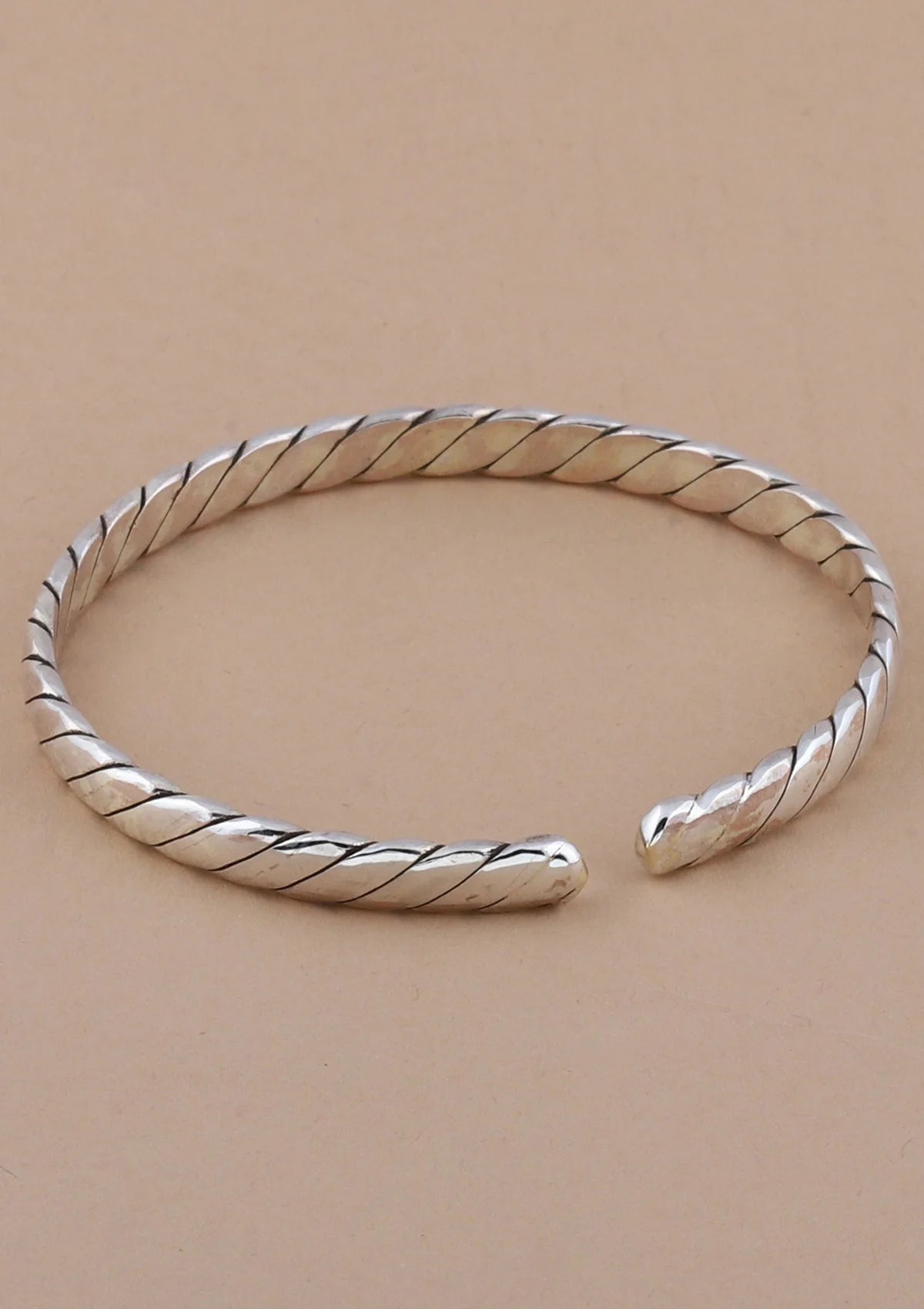Ridged silver bracelet for women