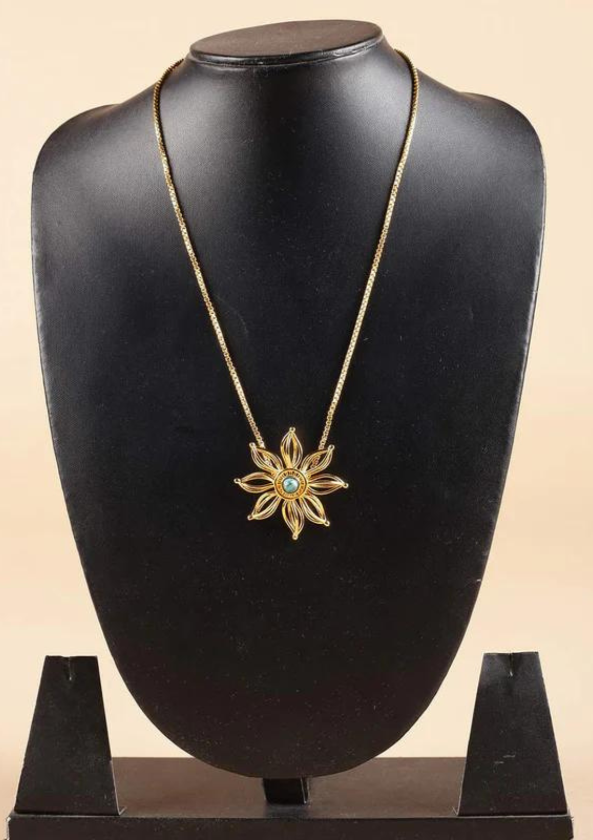 Firewheel Flower Turquoise Pendant Necklace - IshqMe